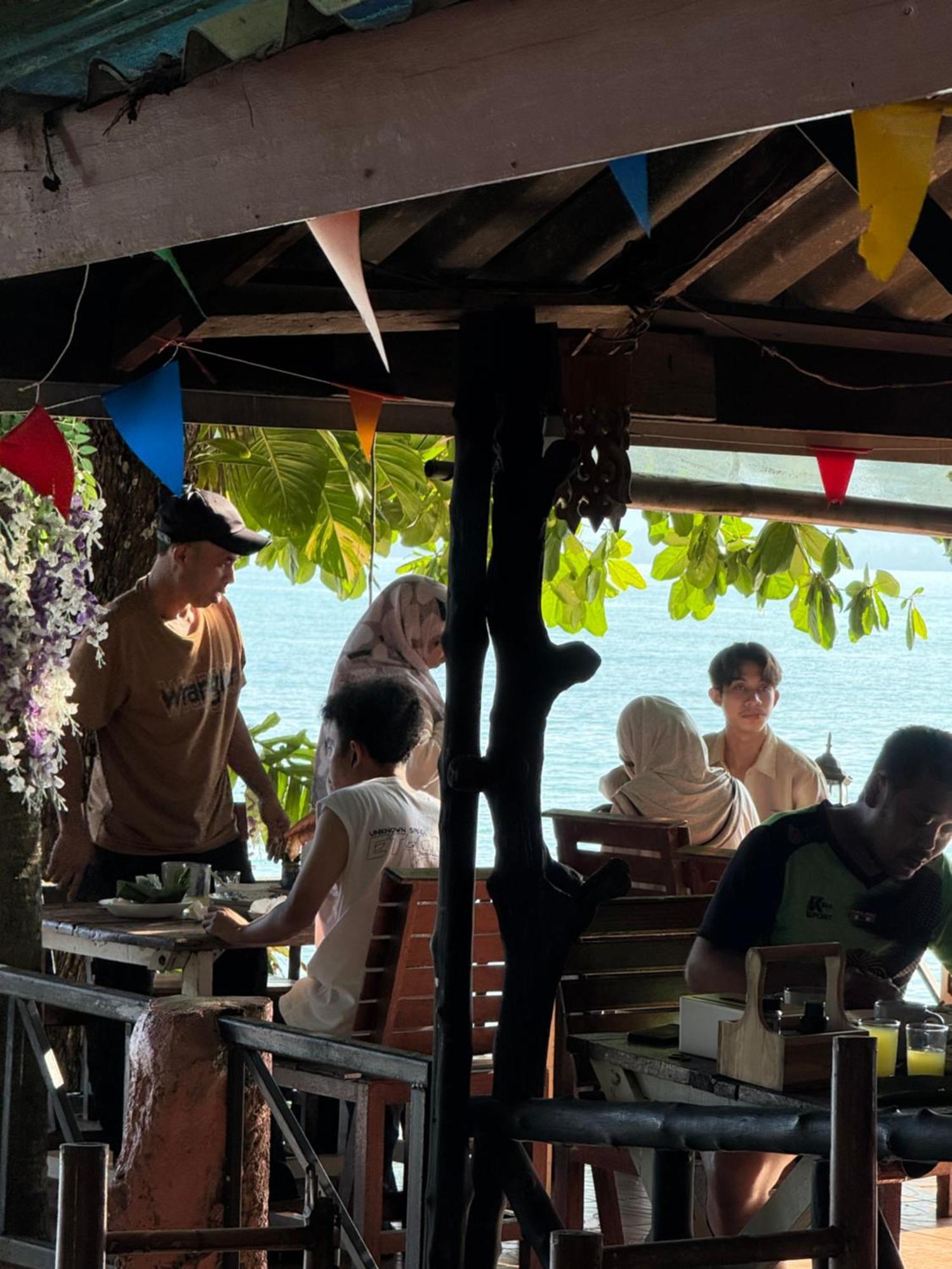 Koh Mook Garden Beach Resort Bagian luar foto